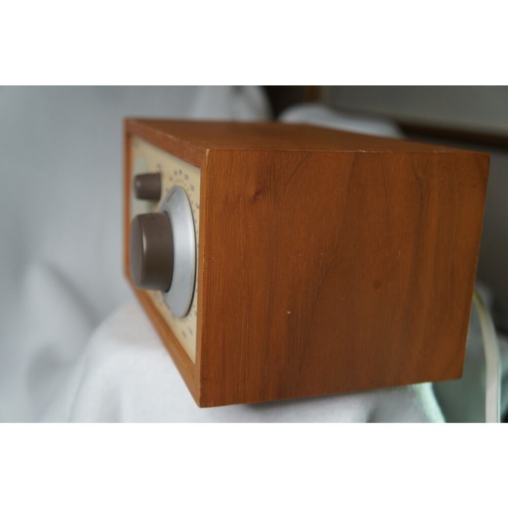 Tivoli Audio Henry Kloss Model One AM/FM Table Radio Walnut Wood Cabinet - Picture 4 of 9